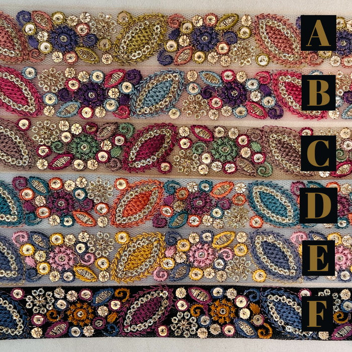 刺繍リボン-【50cm単位】 刺繍リボン 細幅 キラキラ美しい 宝石箱の中の 輝く色石達 刺繍リボン チュール 幅約2.6cm 241219001-心が躍る刺繍リボン屋 by船場マップ