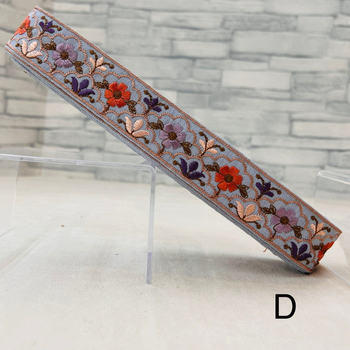 【50cm単位】 刺繍リボン 細幅 花々の共演 カラフル クレマチス 噴水の様な花 布地 幅約3.2cm 241219007