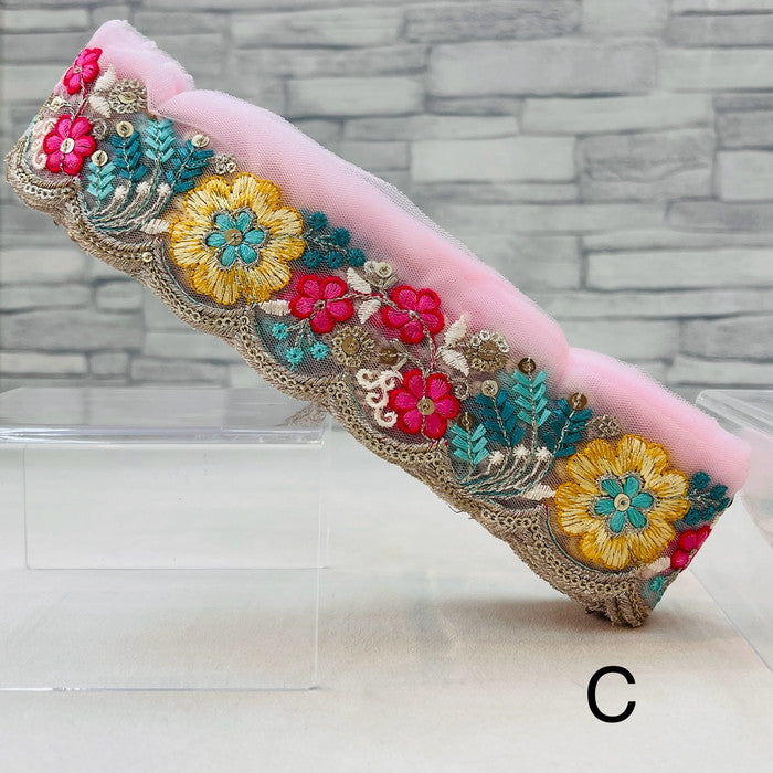 【50cm単位】 刺繍リボン スパンコール輝く ガーランド型が 華やか 花のチョーカー チュール 幅約4.7cm 241209002
