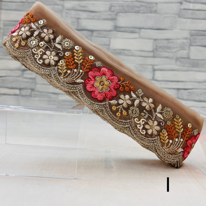 【50cm単位】 刺繍リボン スパンコール輝く ガーランド型が 華やか 花のチョーカー チュール 幅約4.7cm 241209002