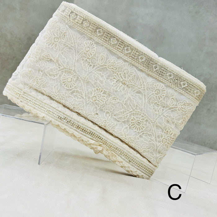 【50cm単位】 刺繍リボン 太幅 圧倒的存在感の白 チュール 幅約12.8cm~約17cm 250415002