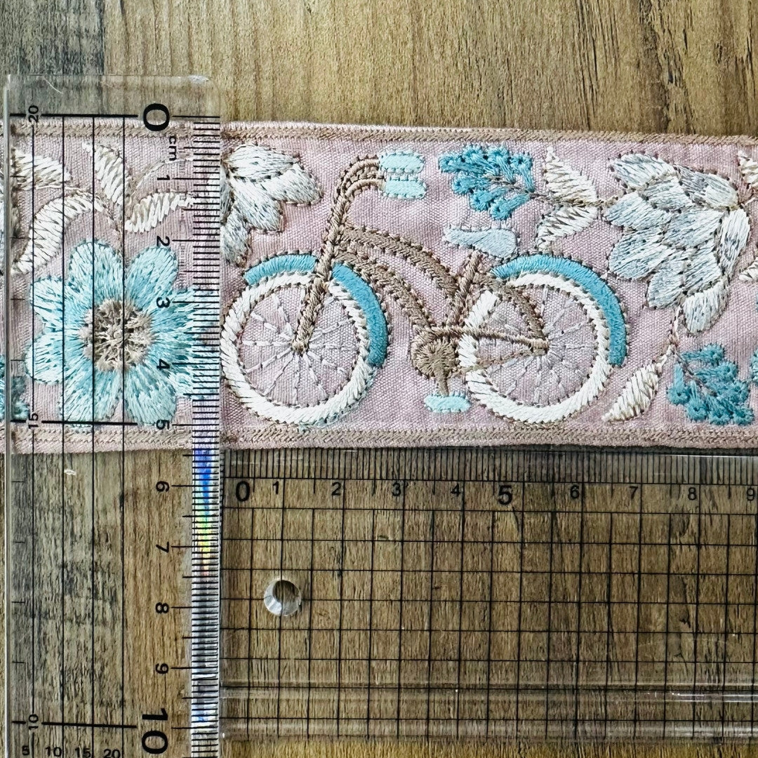 【50cm単位】 刺繍リボン 自転車に乗って インド刺繍リボン スパンコール 布地 幅約5.4cm 250907002
