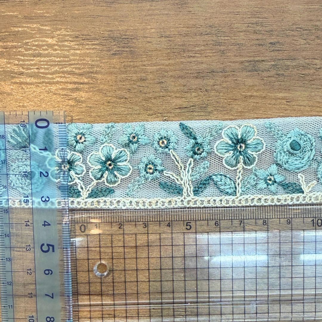 【50cm単位】 刺繍リボン お花のスケッチ画 スパンコール チュール 細幅 約3.4cm 約30mm~40mm 261015011