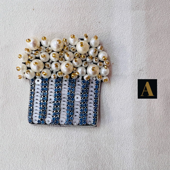 ビーズ刺繍 ワッペン 弾ける可愛さ キラキラ ポップコーン 縦約5.4cm×横約5cm PT24062902