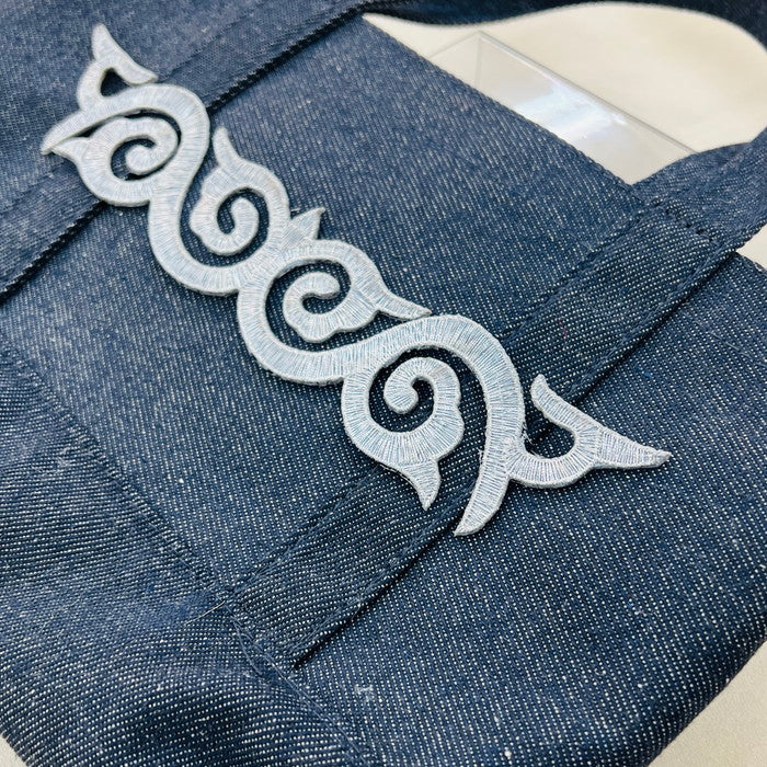 【1枚単位】揺らめく 紋様 刺繍モチーフ サイズ長さ約18.5cm~約23.5cm SMT2412013