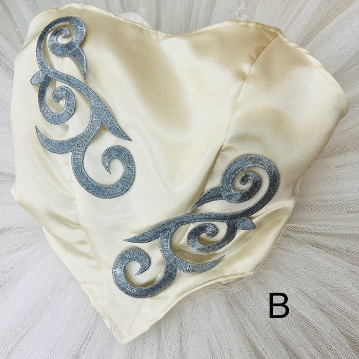 【1ペアセット単位】魅惑のつる薔薇 刺繍モチーフ サイズ長縦約8cm横約18.3cm SMT2412018