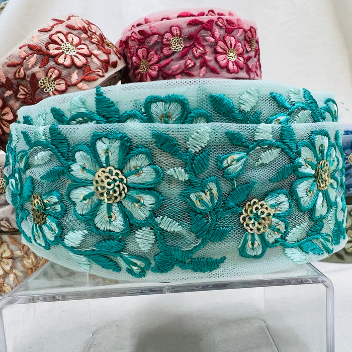 【50cm単位】 刺繍リボン シックでエレガント 同色糸で紡ぐ花柄 華やか刺繡リボン チュール 幅約5cm 230404004