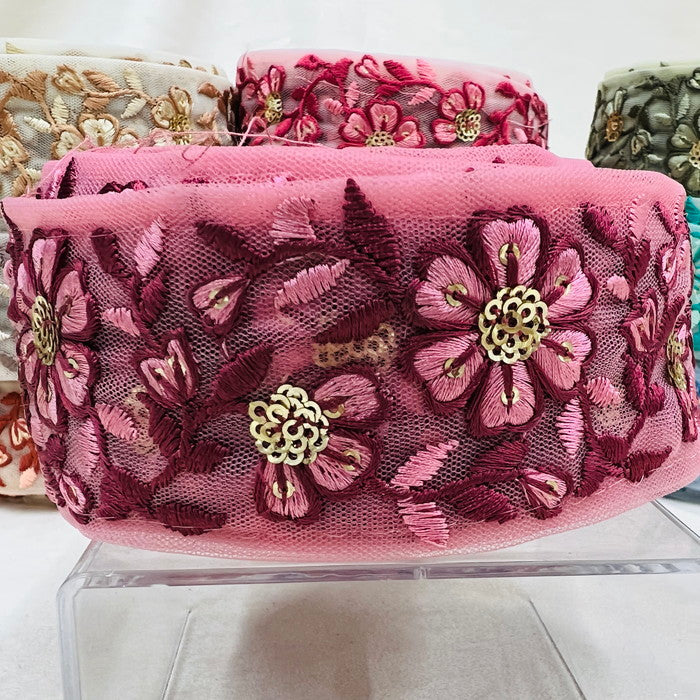 【50cm単位】 刺繍リボン シックでエレガント 同色糸で紡ぐ花柄 華やか刺繡リボン チュール 幅約5cm 230404004