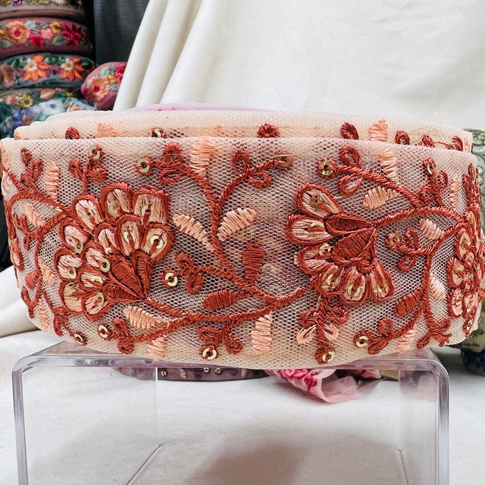 【50cm単位】 刺繍リボン シックでエレガント 同色糸で紡ぐ花柄華やか刺繡リボン2 チュール 幅約5cm 230404005