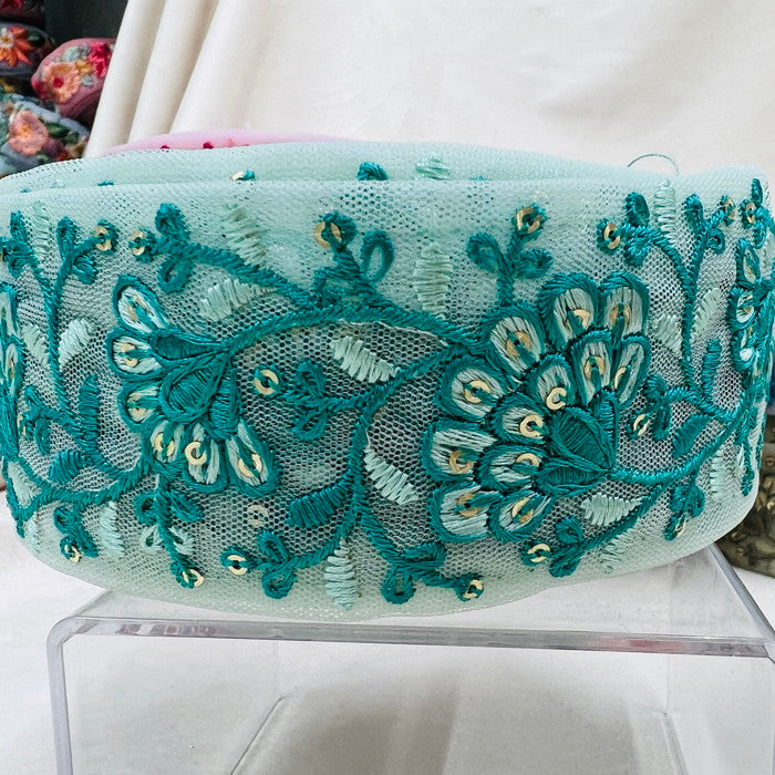 【50cm単位】 刺繍リボン シックでエレガント 同色糸で紡ぐ花柄華やか刺繡リボン2 チュール 幅約5cm 230404005