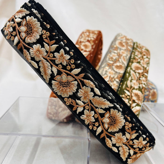 【50cm単位】 刺繍リボン クラシカルに挑戦 茶系で織りなす 品のある花柄 インド刺繡リボン チュール 幅約3.7cm 230404007