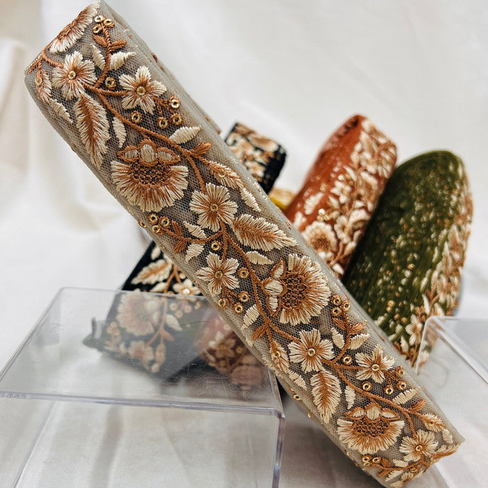 【50cm単位】 刺繍リボン クラシカルに挑戦 茶系で織りなす 品のある花柄 インド刺繡リボン チュール 幅約3.7cm 230404007
