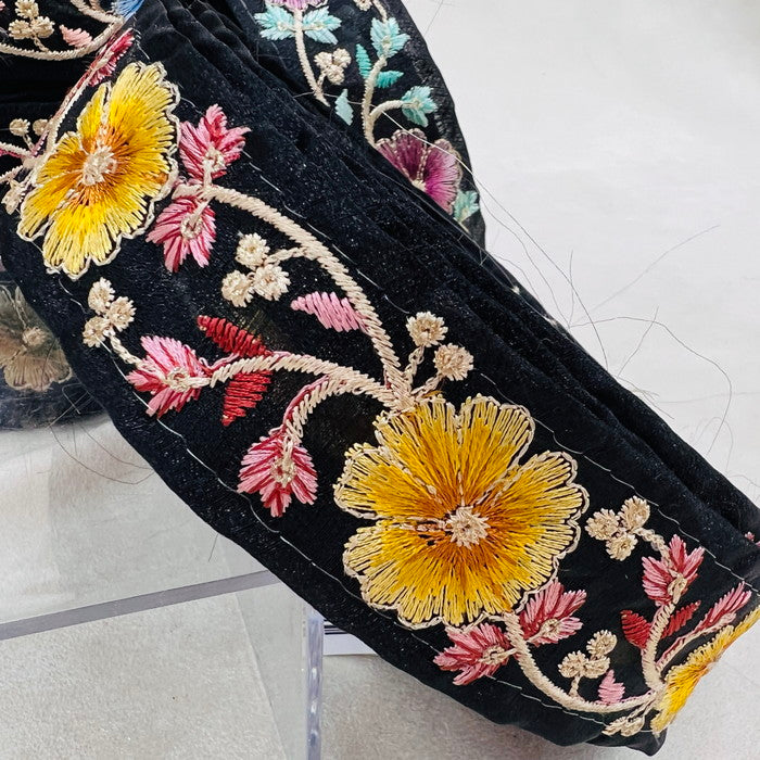 【50cm単位】 刺繍リボン スパンコールがアクセント 夜露に輝く 華やか花柄 インド刺繡リボン オーガンジー 幅約3.6cm 230404010