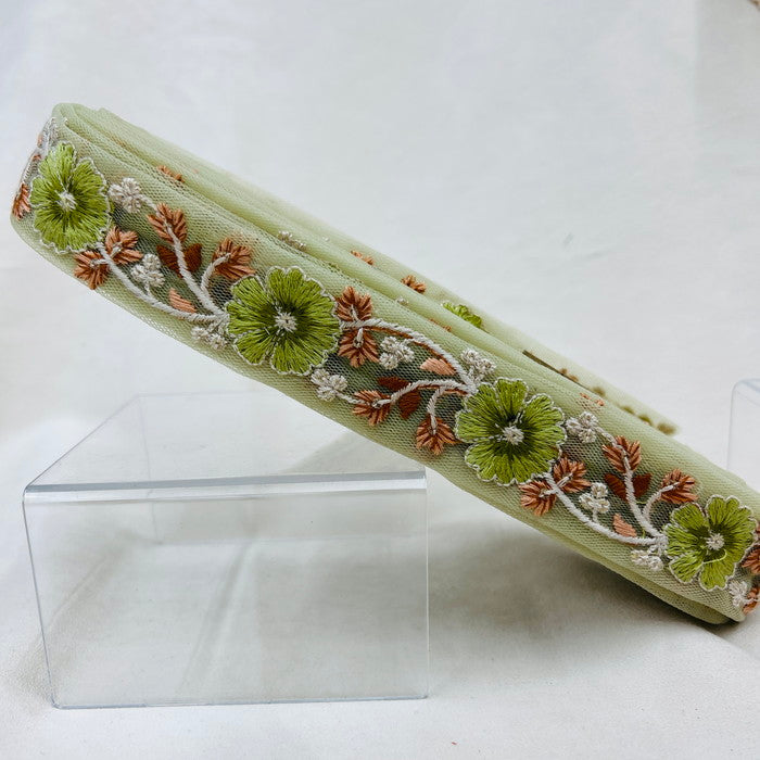 【50cm単位】 刺繍リボン 瑞々しい色彩!カラフルなお花畑花柄刺繡リボン チュール 幅約3.4cm 230404021