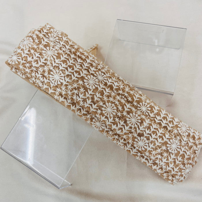 【50cm単位】 刺繍リボン ノンスパンコール 季節外れの贈り物 白い世界② チュール 幅約3.8cm 23040626022