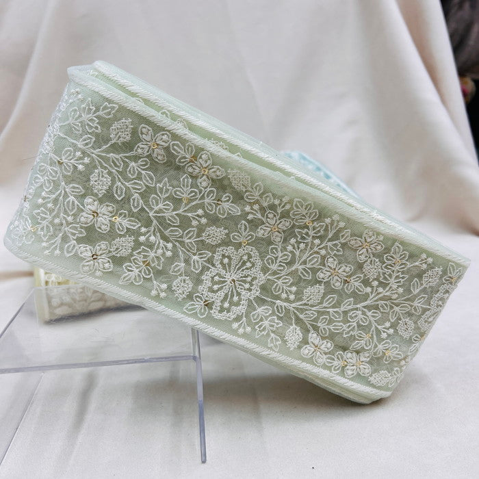 【50cm単位】 刺繍リボン 太幅 繊細なデザイン 爽やかな風に身を任せて 白い花柄① チュール 幅約9cm 23040626027