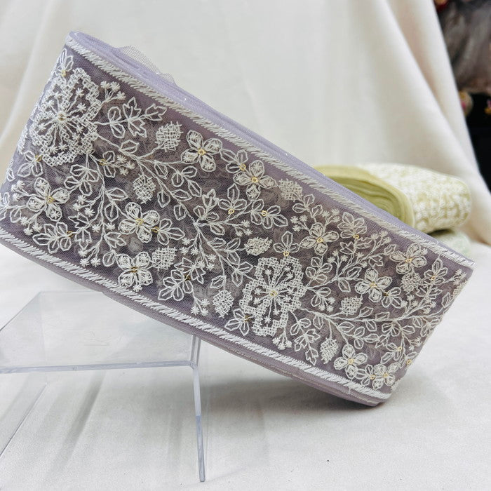 【50cm単位】 刺繍リボン 太幅 繊細なデザイン 爽やかな風に身を任せて 白い花柄① チュール 幅約9cm 23040626027