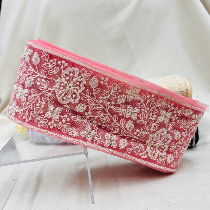 【50cm単位】 刺繍リボン 太幅 繊細なデザイン 爽やかな風に身を任せて 白い花柄② チュール 幅約9cm 23040626028