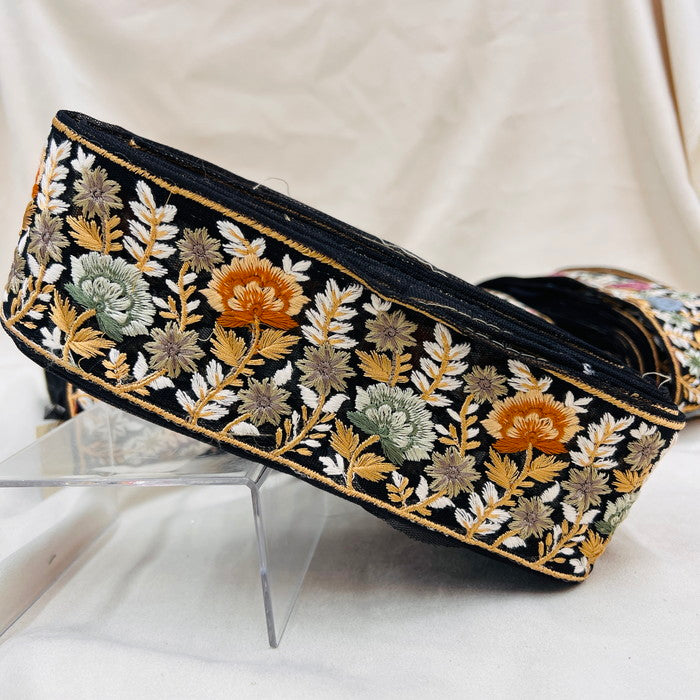 【50cm単位】 刺繍リボン ノンスパンコール 真夜中の約束 咲き乱れる花たち2 チュール 幅約7.3cm 23040626029