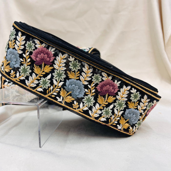 【50cm単位】 刺繍リボン ノンスパンコール 真夜中の約束 咲き乱れる花たち2 チュール 幅約7.3cm 23040626029