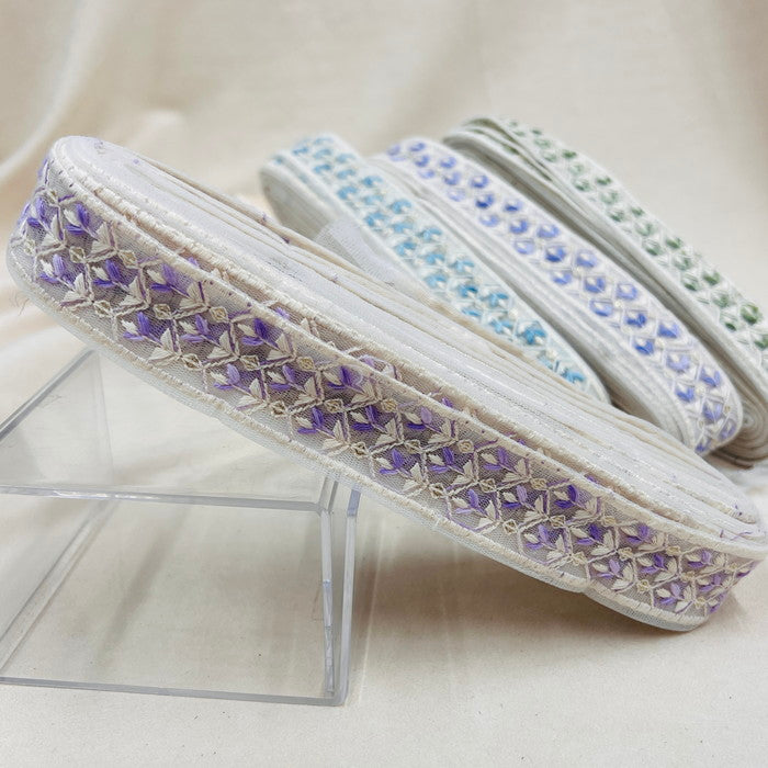 【50cm単位】 刺繍リボン 細幅 ホワイトチュール カラフル双葉 白い蕾を咲かせよう チュール 幅約3.5cm 23040626030
