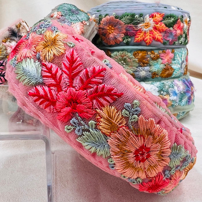 【50cm単位】 刺繍リボン ノンスパンコール ニュアンスカラーが今どき リボンいっぱいの花柄 チュール 幅約4.4cm 230508010