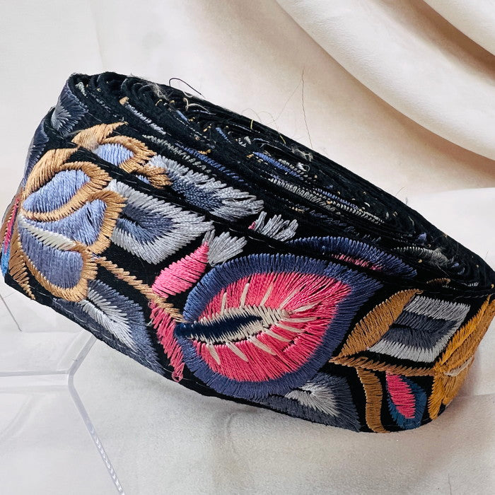 【50cm単位】 刺繍リボン 色鮮やか カラフル メルヘン花柄 インド刺繡リボン 布地 幅約3.9cm 230529001