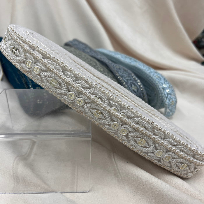 【50cm単位】 刺繍リボン キラキラが止まらない 宝石のような輝き ゴージャス インド刺繡リボン チュール 幅約2.6cm 230529003