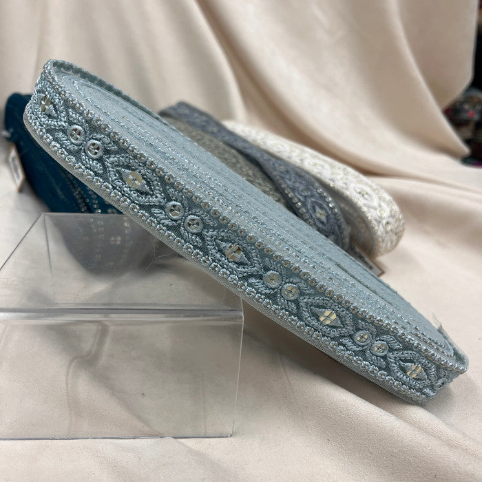 【50cm単位】 刺繍リボン キラキラが止まらない 宝石のような輝き ゴージャス インド刺繡リボン チュール 幅約2.6cm 230529003