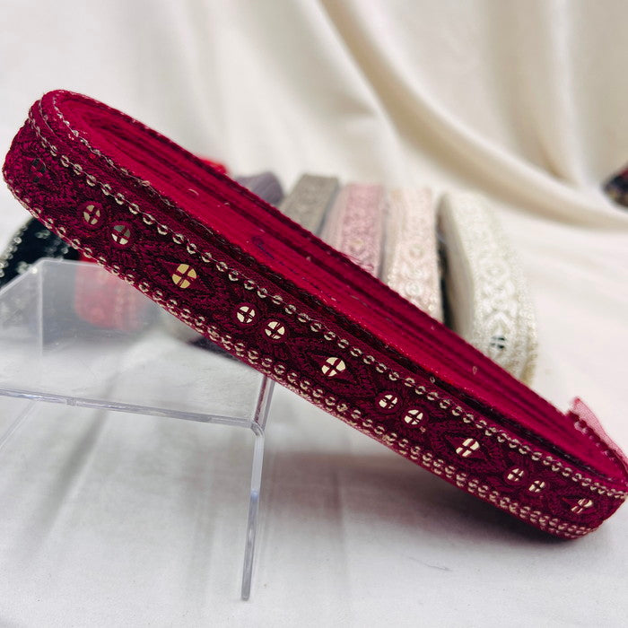 【50cm単位】 刺繍リボン キラキラが止まらない 宝石のような輝き ゴージャス インド刺繡リボン チュール 幅約2.5cm 230529004