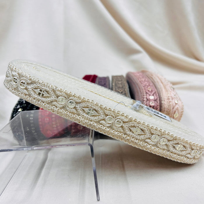 【50cm単位】 刺繍リボン キラキラが止まらない 宝石のような輝き ゴージャス インド刺繡リボン チュール 幅約2.5cm 230529004