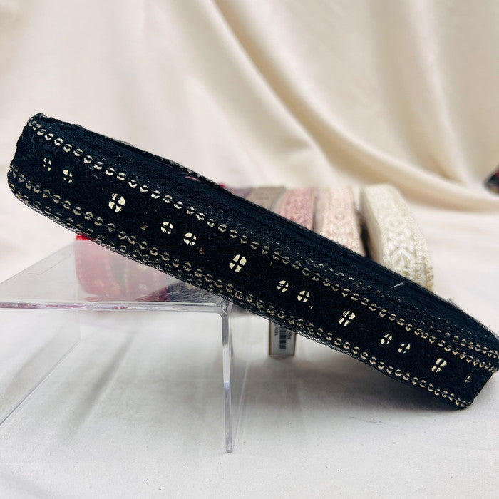 【50cm単位】 刺繍リボン キラキラが止まらない 宝石のような輝き ゴージャス インド刺繡リボン チュール 幅約2.5cm 230529004