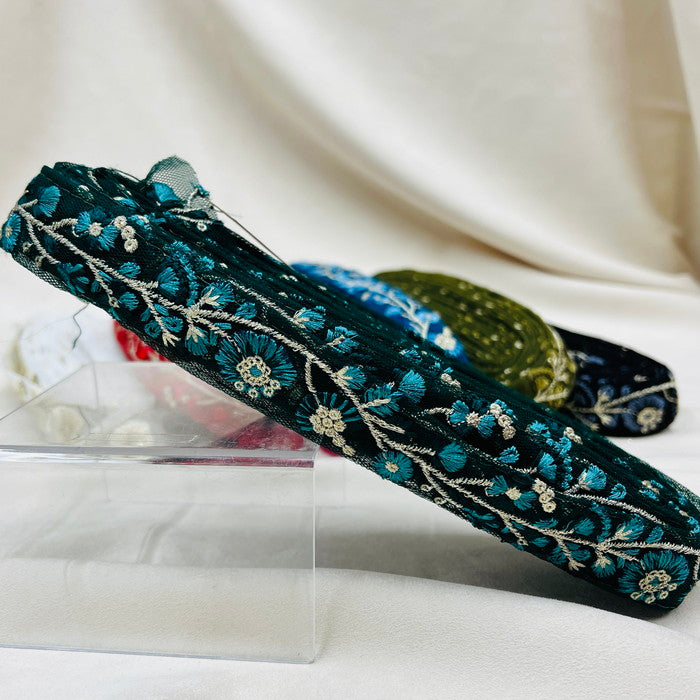 【50cm単位】 刺繍リボン 店頭でも大人気 同系色の花柄 洗練された美しさ 細幅 インド刺繡リボン2 チュール 幅約2.7cm 230529007