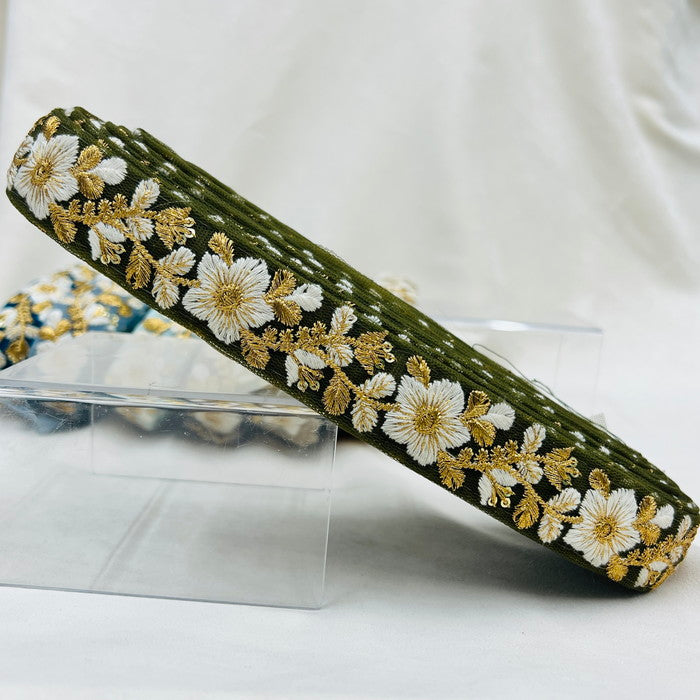 【50cm単位】 刺繍リボン 細幅 ゴールドが煌めく 天の川に浮かぶ お星様の花のように チュール 幅約2.7cm 230610002