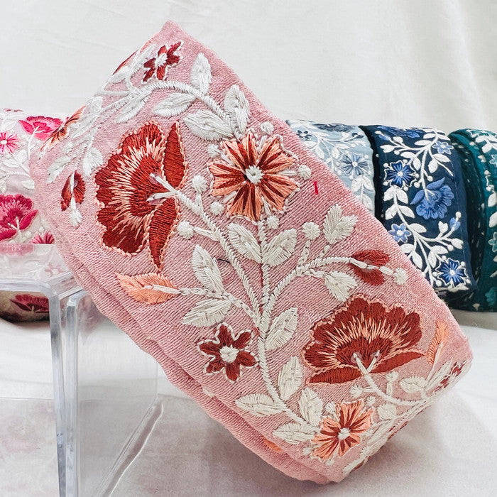 【50cm単位】 刺繍リボン ナチュラルが美しい ボタニカル花柄 同系色 布地 幅約5.3cm 230610003
