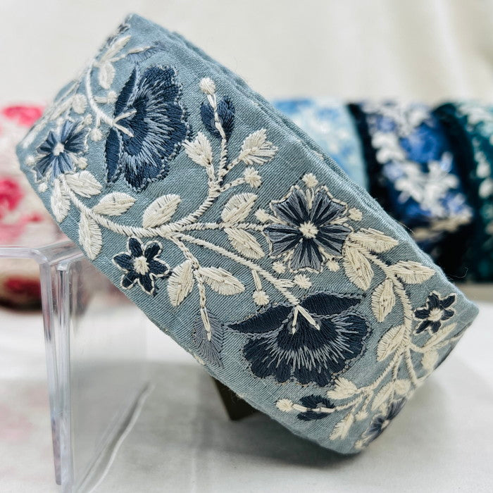 【50cm単位】 刺繍リボン ナチュラルが美しい ボタニカル花柄 同系色 布地 幅約5.3cm 230610003