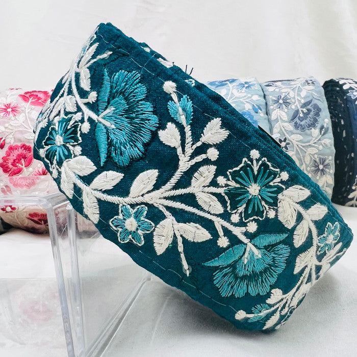 【50cm単位】 刺繍リボン ナチュラルが美しい ボタニカル花柄 同系色 布地 幅約5.3cm 230610003