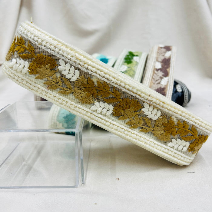 【50cm単位】 刺繍リボン チュールで涼しげ 野山に凛と咲く 花のように チュール ノンスパンコール 幅約5cm 230610005