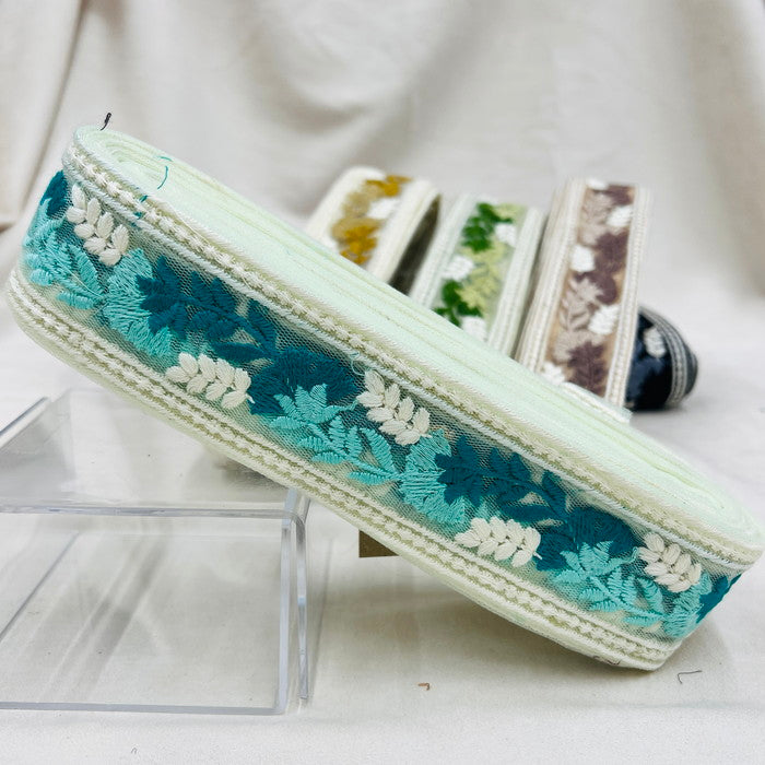 【50cm単位】 刺繍リボン チュールで涼しげ 野山に凛と咲く 花のように チュール ノンスパンコール 幅約5cm 230610005