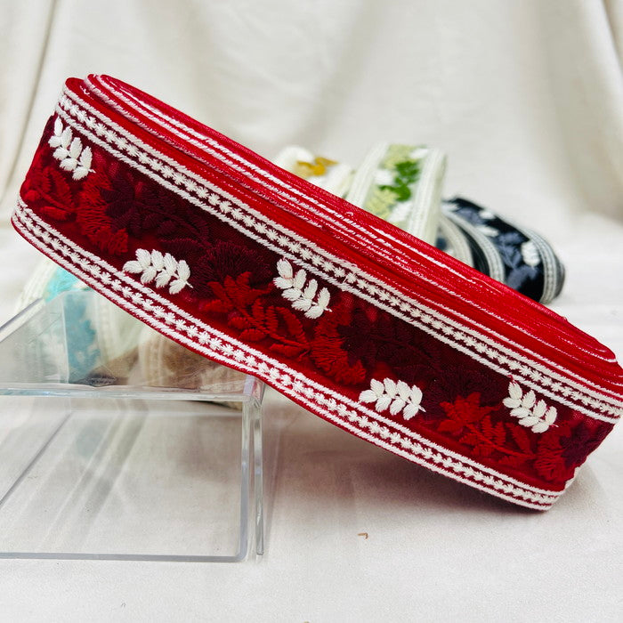 【50cm単位】 刺繍リボン チュールで涼しげ 野山に凛と咲く 花のように チュール ノンスパンコール 幅約5cm 230610005