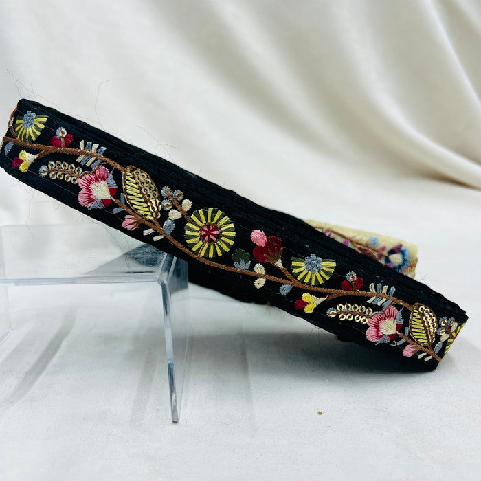 【50cm単位】 刺繍リボン 細幅 カラフル&ポップ 見ているだけで幸せ 絵本の中の可愛い花柄 オーガンジー風 幅約2.7cm 230610006