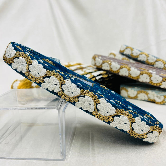 【50cm単位】 刺繍リボン 細幅 ホワホワふわふわ まるでソフトクリームみたいな 花柄 チュール 幅約2.7cm 230610011