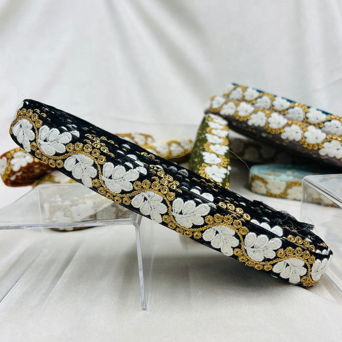【50cm単位】 刺繍リボン 細幅 ホワホワふわふわ まるでソフトクリームみたいな 花柄 チュール 幅約2.7cm 230610011