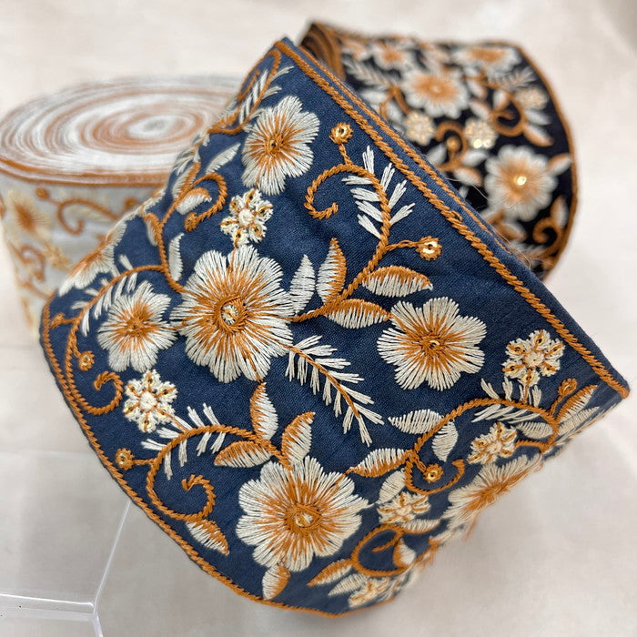 【50cm単位】 刺繍リボン 運命を変える 受け継がれた伝統の唐草の花柄 生地 スパンコール 幅約10cm 230722002