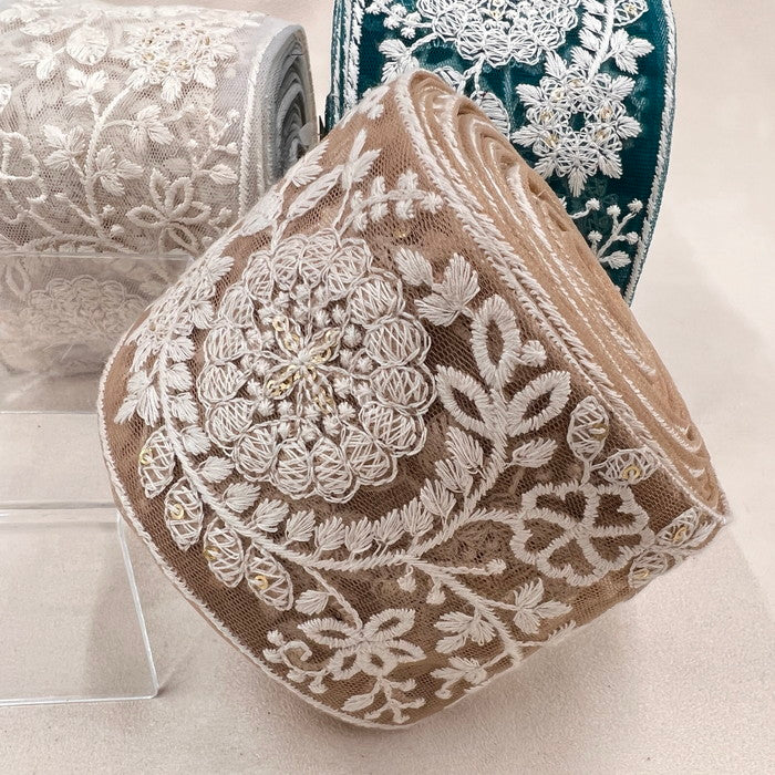 【50cm単位】 刺繍リボン 太幅 スパンコール 弾けながら広がる お花の流れ星 チュール 幅約8.2cm 230722003