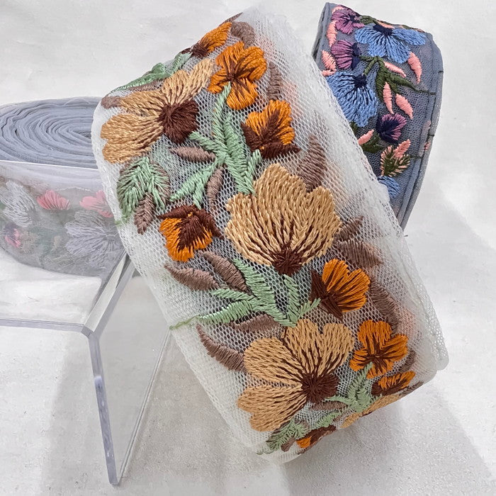【50cm単位】 刺繍リボン ノンスパンコール 清流でたゆたう 水中花の花束みたいな チュール 幅約5.3cm 23072205