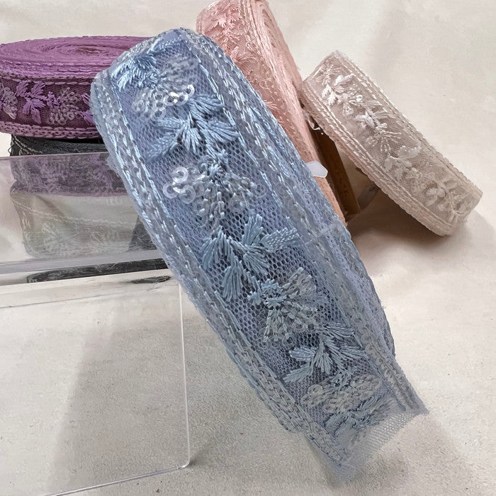 【50cm単位】 刺繡リボン 細幅 スパンコール キラキラ眩しい 幸せ気分のオニタビラコ チュール 幅約2.6cm 230722006
