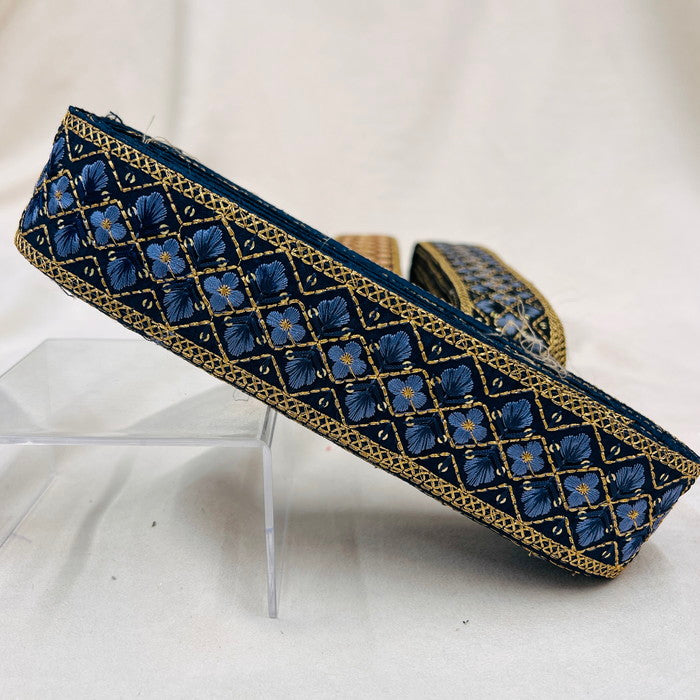 刺繍リボン-【50cm単位】 刺繍リボン 再再再入荷!! キラキラ金糸 大人気格子花柄 布地 幅約4.6cm 230722007-心が躍る刺繍リボン屋 by船場マップ