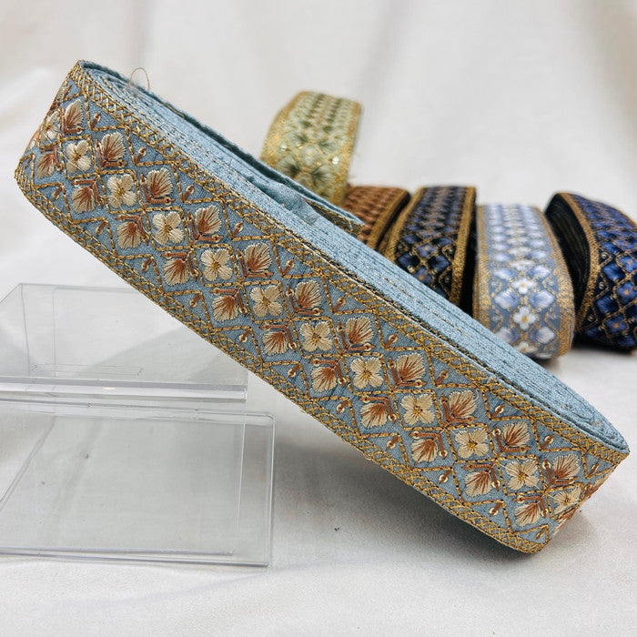 【50cm単位】 刺繍リボン 再再再入荷!! キラキラ金糸 大人気格子花柄 布地 幅約4.6cm 230722007