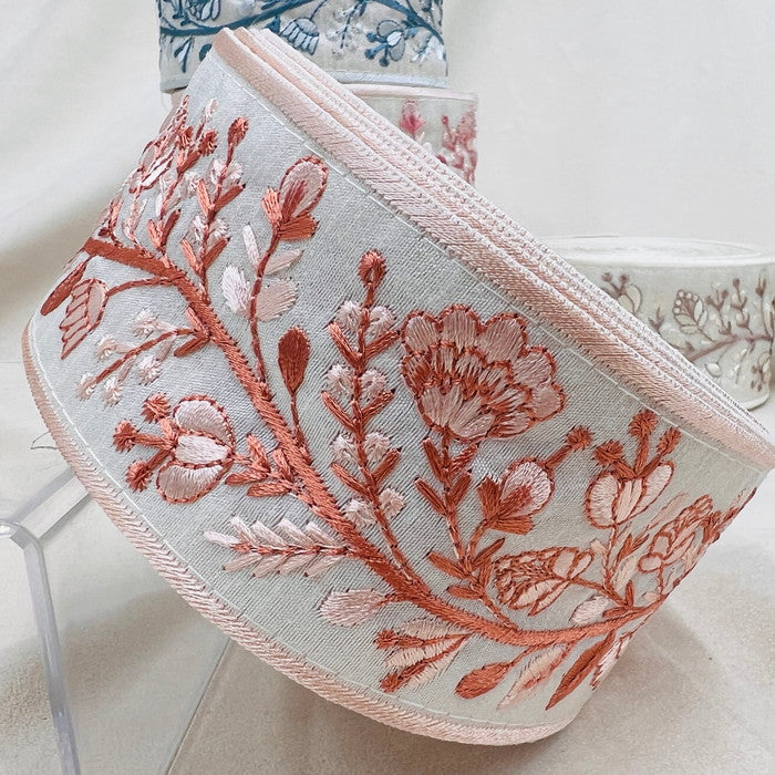 【50cm単位】 刺繍リボン ノンスパンコール 天まで届け 空に向かって咲く花② 布地 幅約6.2cm 230727001